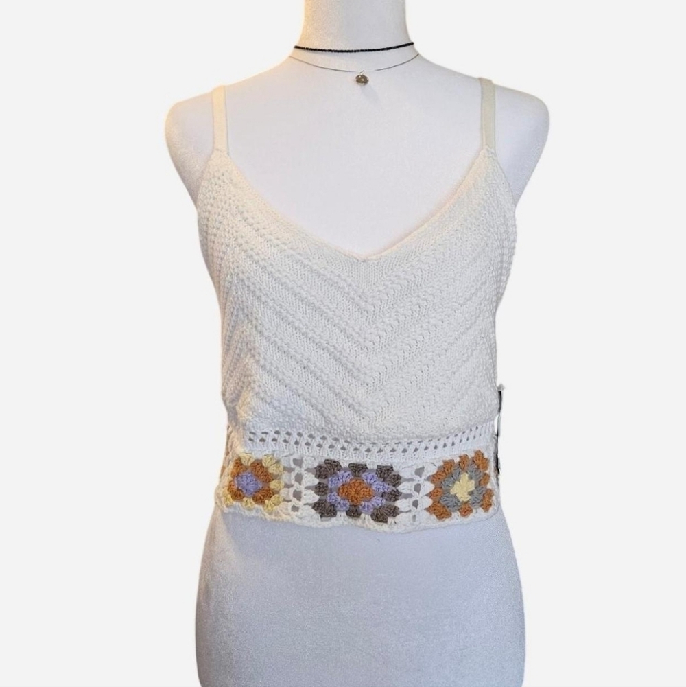 🌟3 FOR $15 Hollister White Crochet Camisole with Multicolor Trim